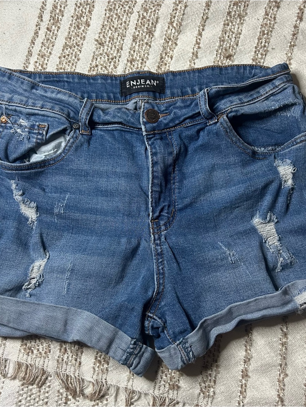 Distressed Denim Roll-Cuff Women's Shorts - Blue